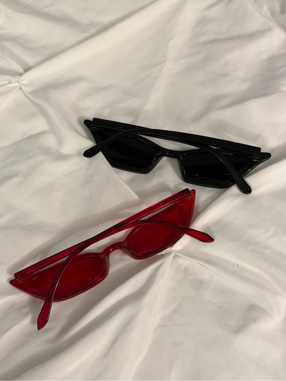 Two Piece Set Stylish Cat-Eye Sunglasses - Black & Red 2 Glasses